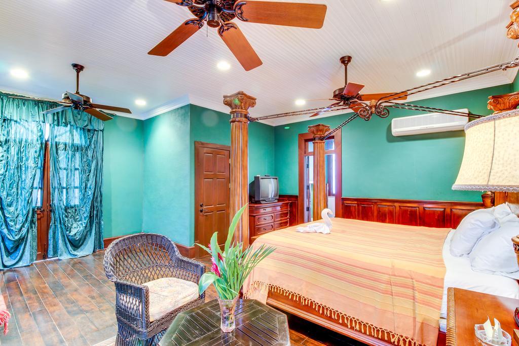Family Suite @ Mahogany Hall San Ignacio Kültér fotó