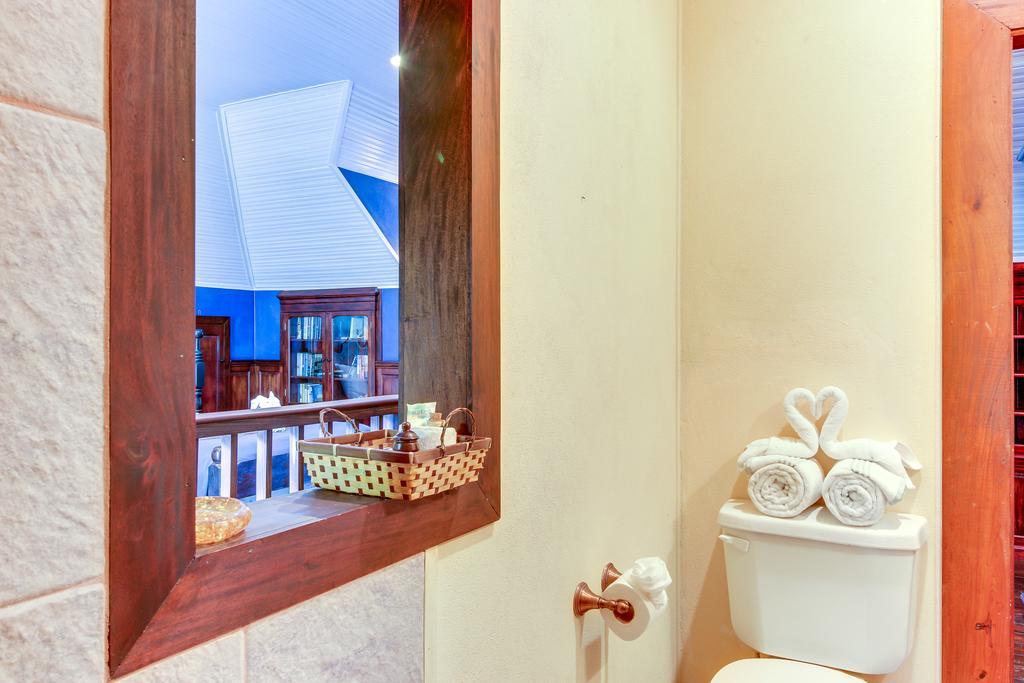 Family Suite @ Mahogany Hall San Ignacio Kültér fotó